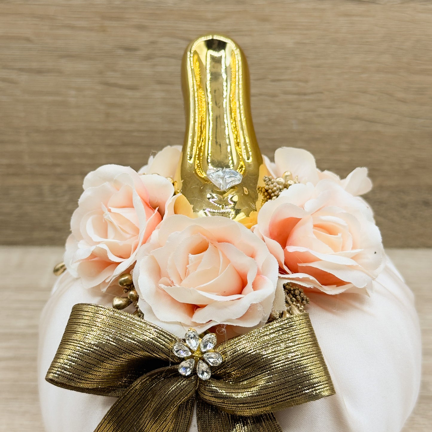 Sacchetto Tondo Con Scarpetta Oro Con Sali Profumati Orchidea Bomboniere