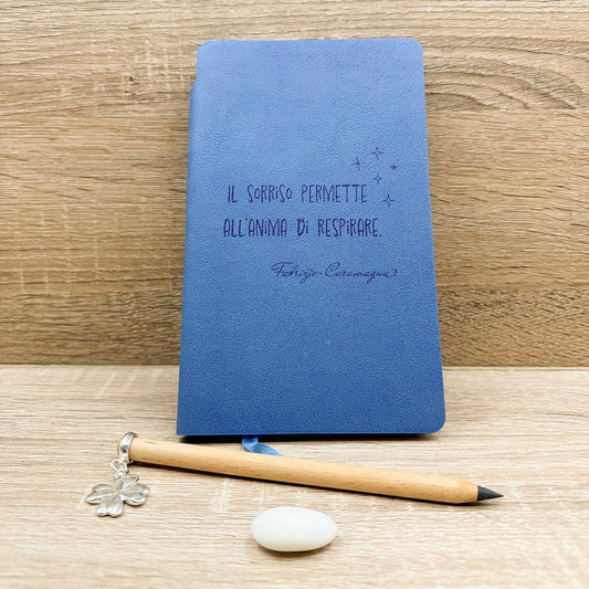 Blocco Note Blu e Matita con Ciondolo Quadrifoglio Tabor