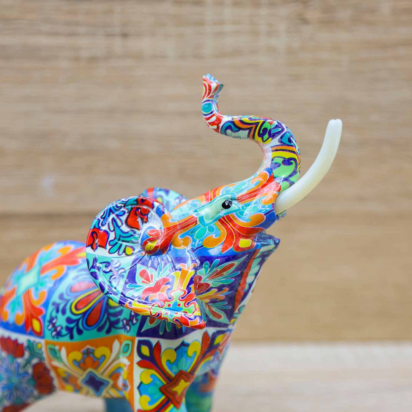 Elefante con Maioliche Multicolor Encantada