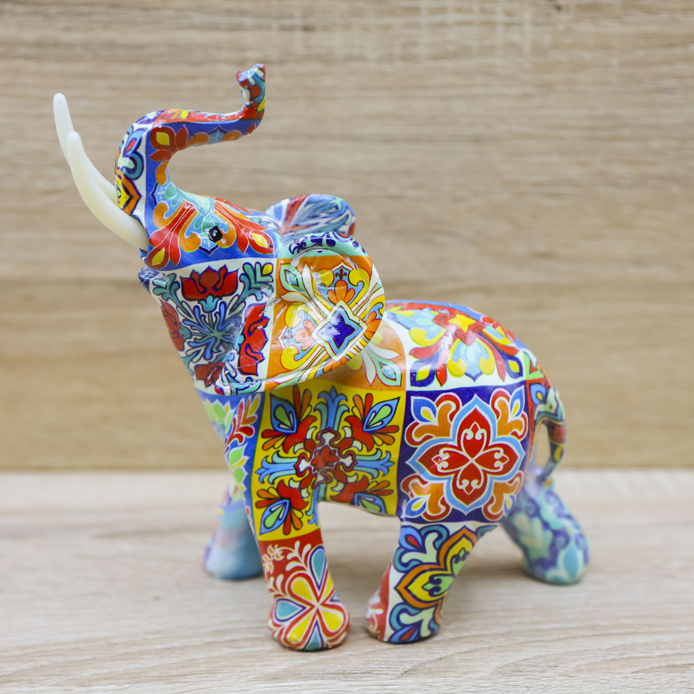 Elefante con Maioliche Multicolor Encantada