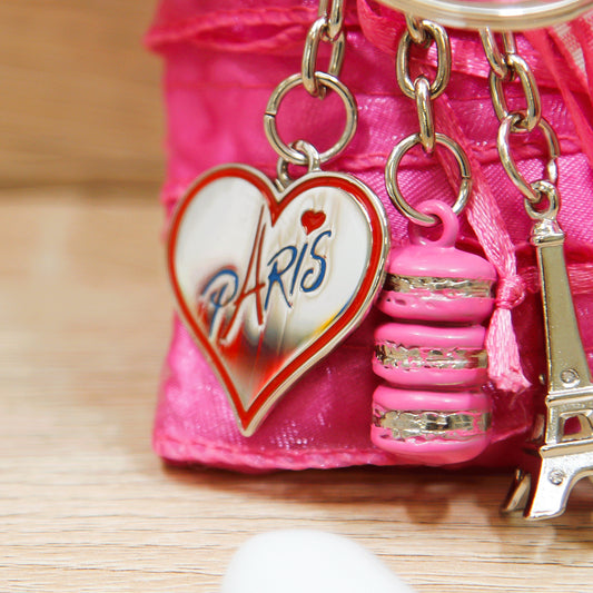 Sacchetto Rosa con Portachiavi PARIS e Macarons Linea Parigi.