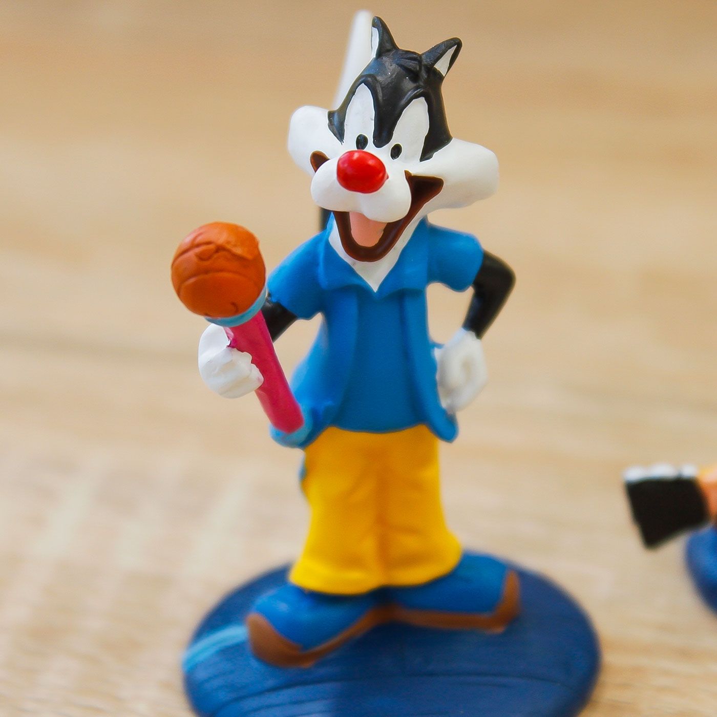 Gatto Silvestro Piccolo con Strumenti Musicali Looney Tunes