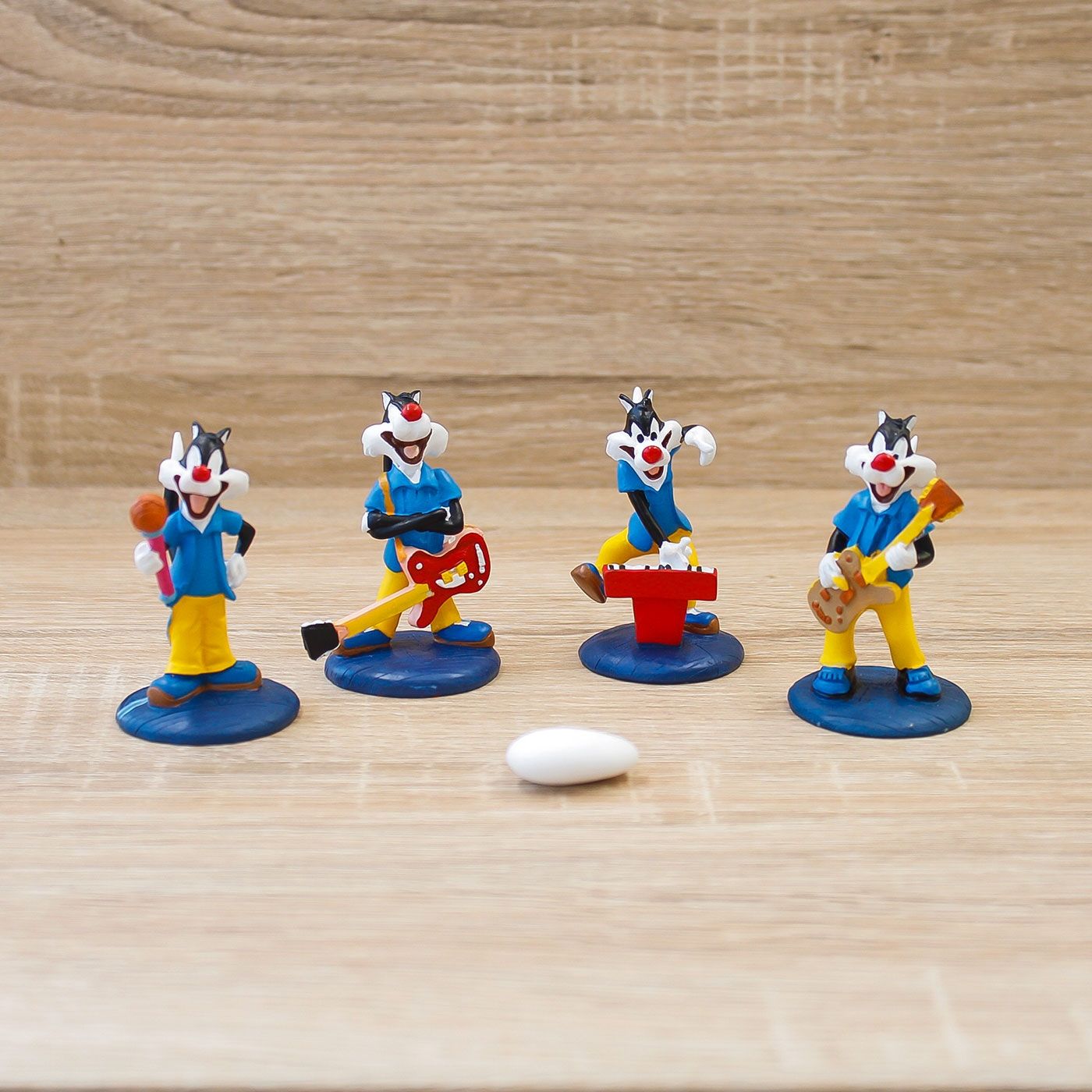 Gatto Silvestro Piccolo con Strumenti Musicali Looney Tunes