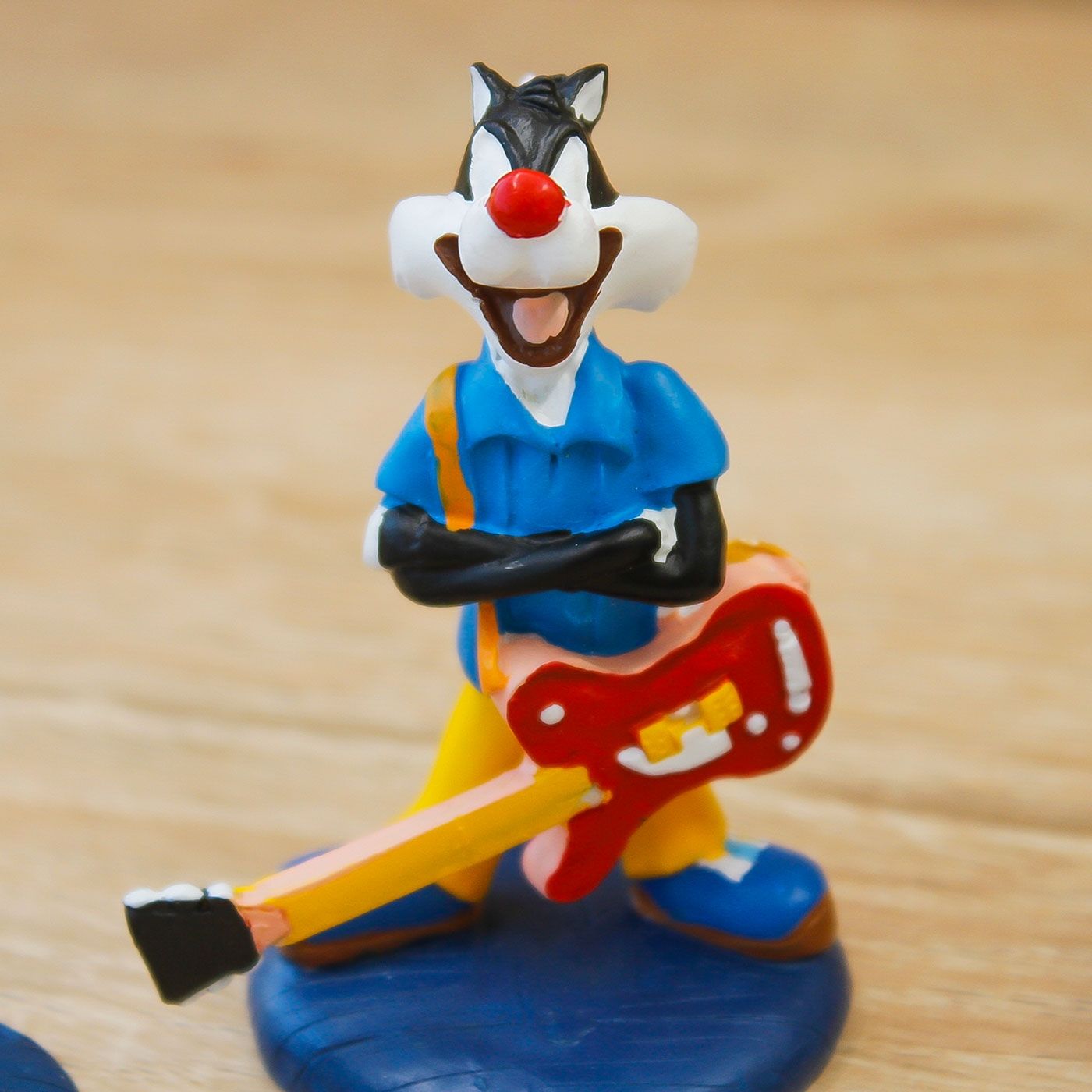 Gatto Silvestro Piccolo con Strumenti Musicali Looney Tunes