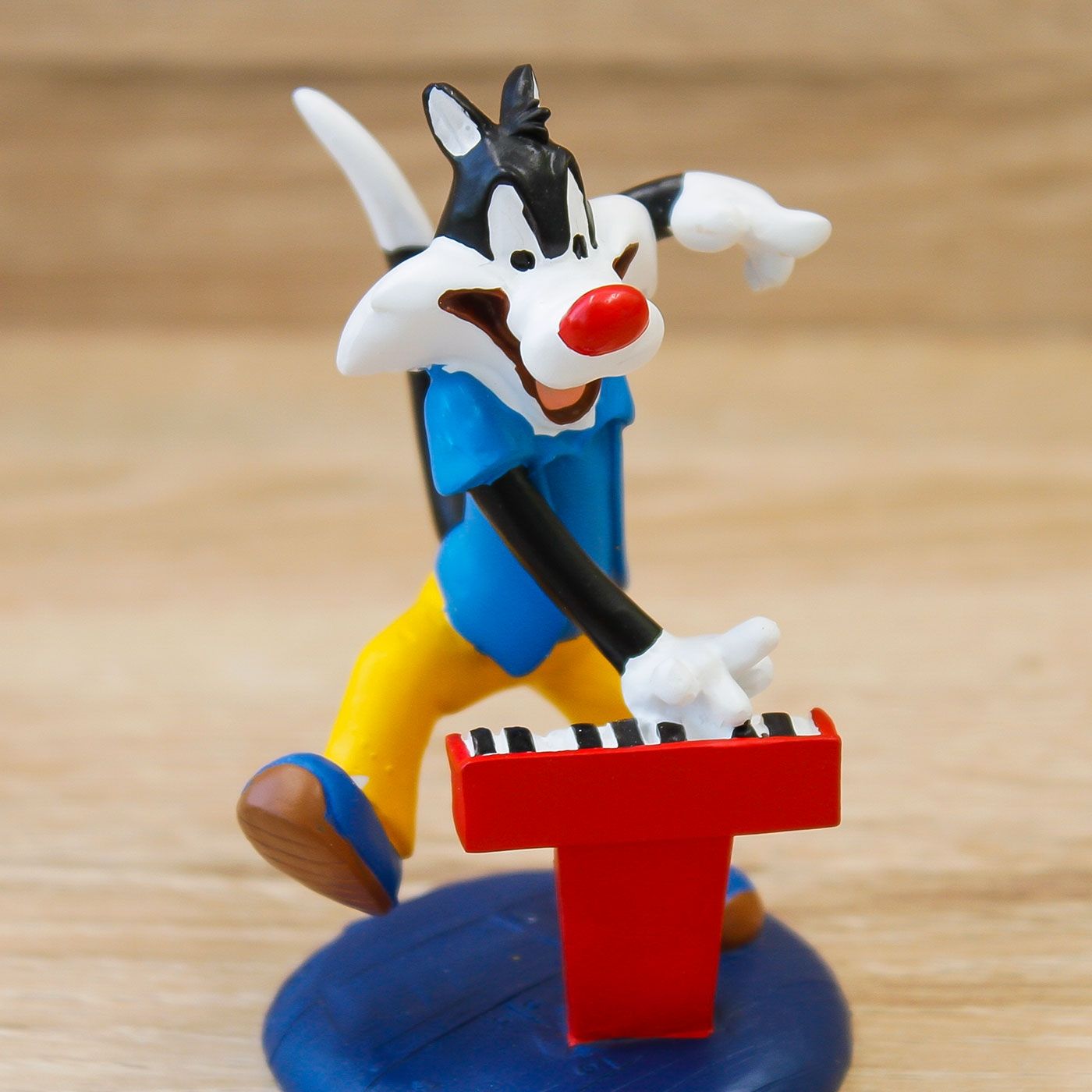 Gatto Silvestro con Piano Looney Tunes