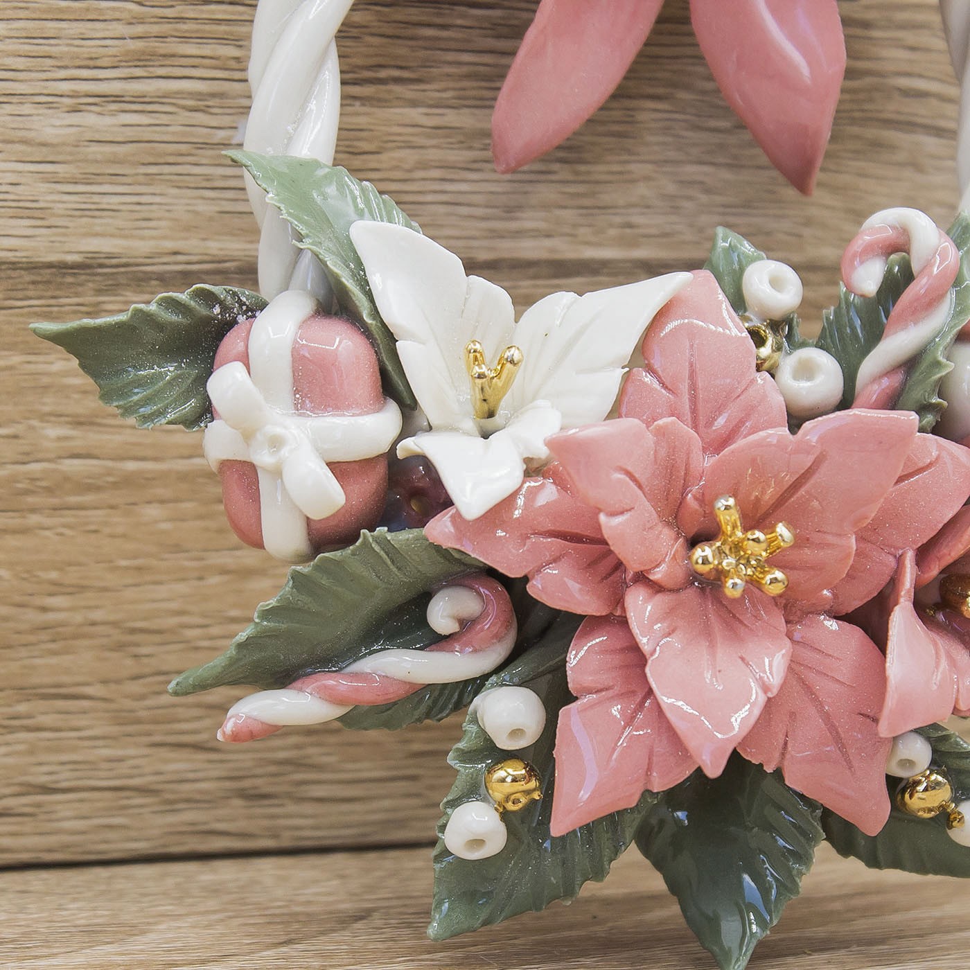 Ghirlanda con Stelle di Natale Rosse Porcellana di Capodimonte