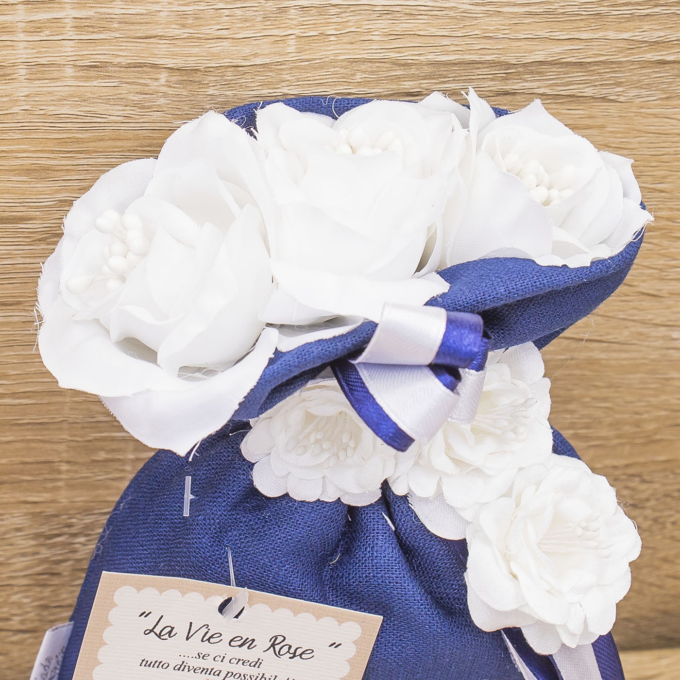 Sacchetto Blu con Fiori e Sali Profumati Francesi La Vie en Rose