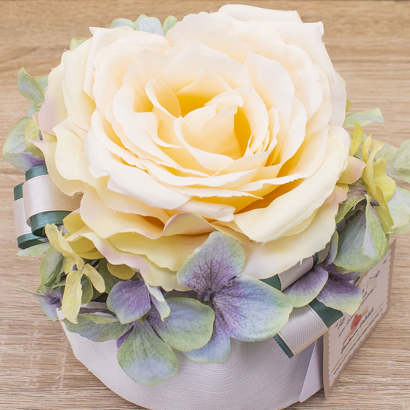 Sacchettone con Rosa Panna e Ortensie e Sali Profumati Francesi La Vie en Rose