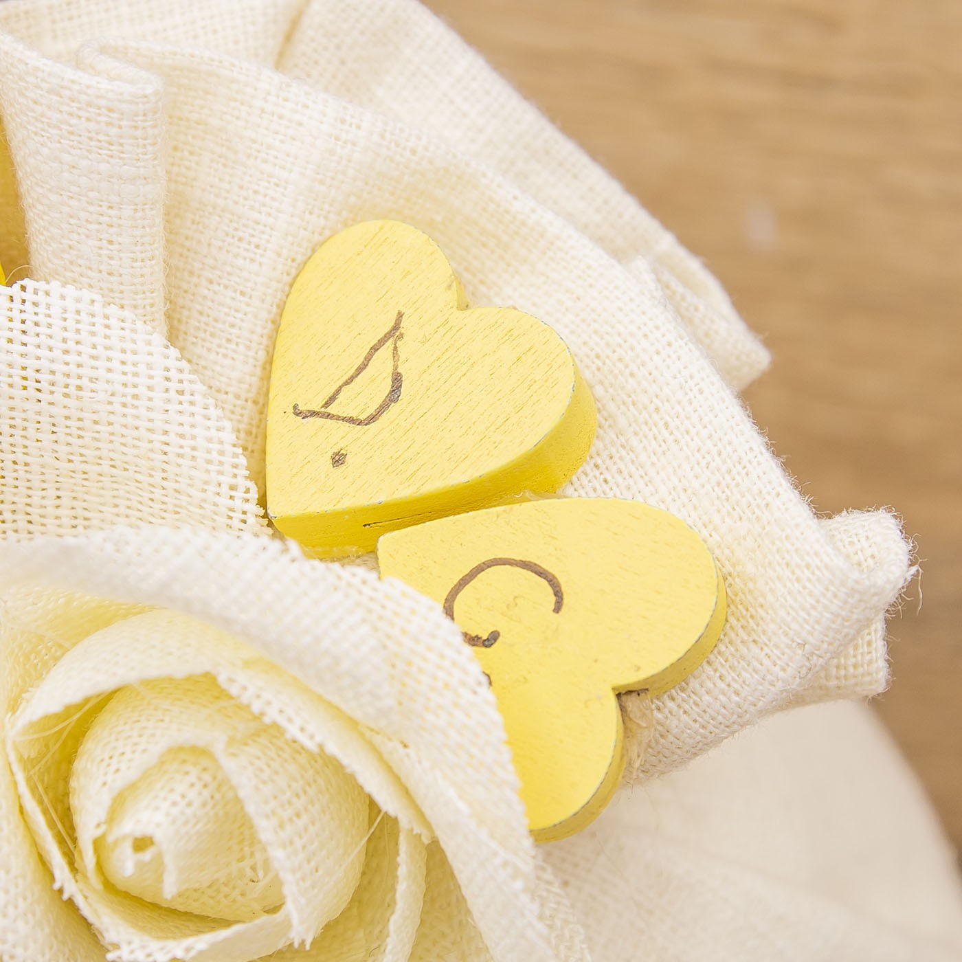 Sacchettone con Fiori Oro Personalizzato e Sali Profumati Francesi La Vie en Rose