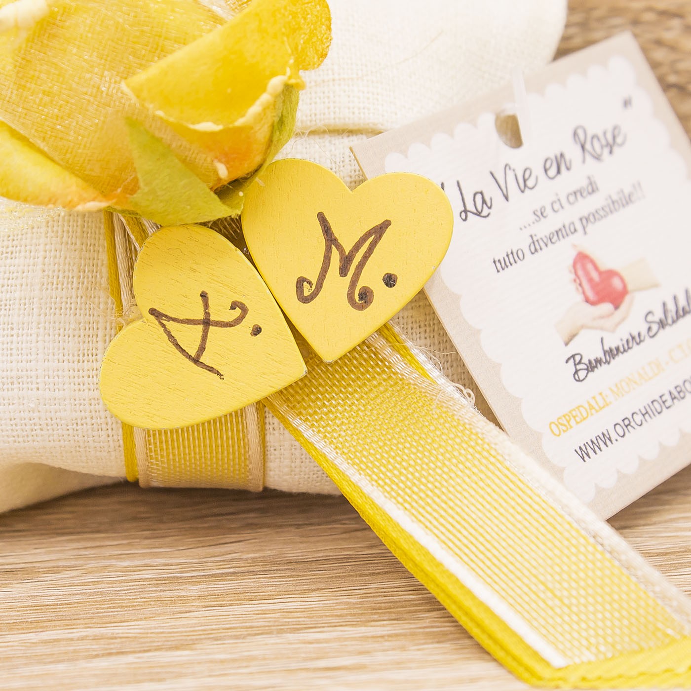Sacchettino Bustina con Fiore Oro Personalizzato e Sali Profumati Francesi La Vie en Rose