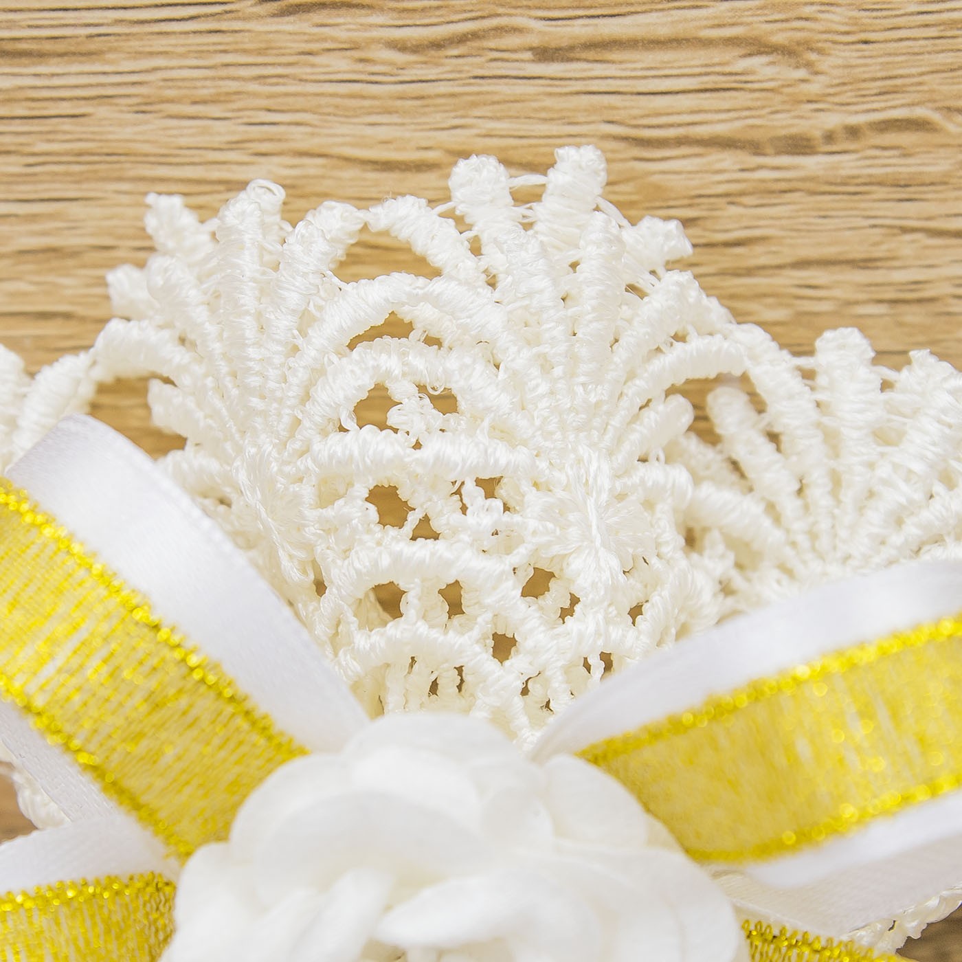 Sacchetto Pizzo con Fiore Bianco e Sali Profumati La Vie en Rose