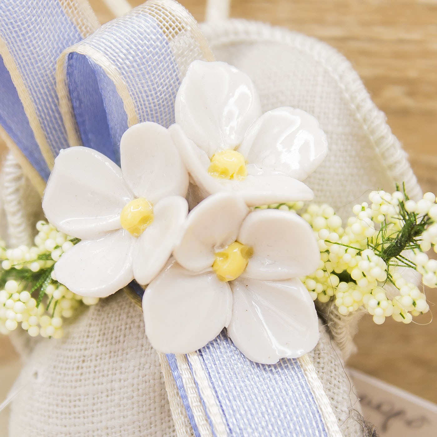 Sacchettino con Ortensie Bianche Porcellana e Sapone Profumato Francese La Vie en Rose