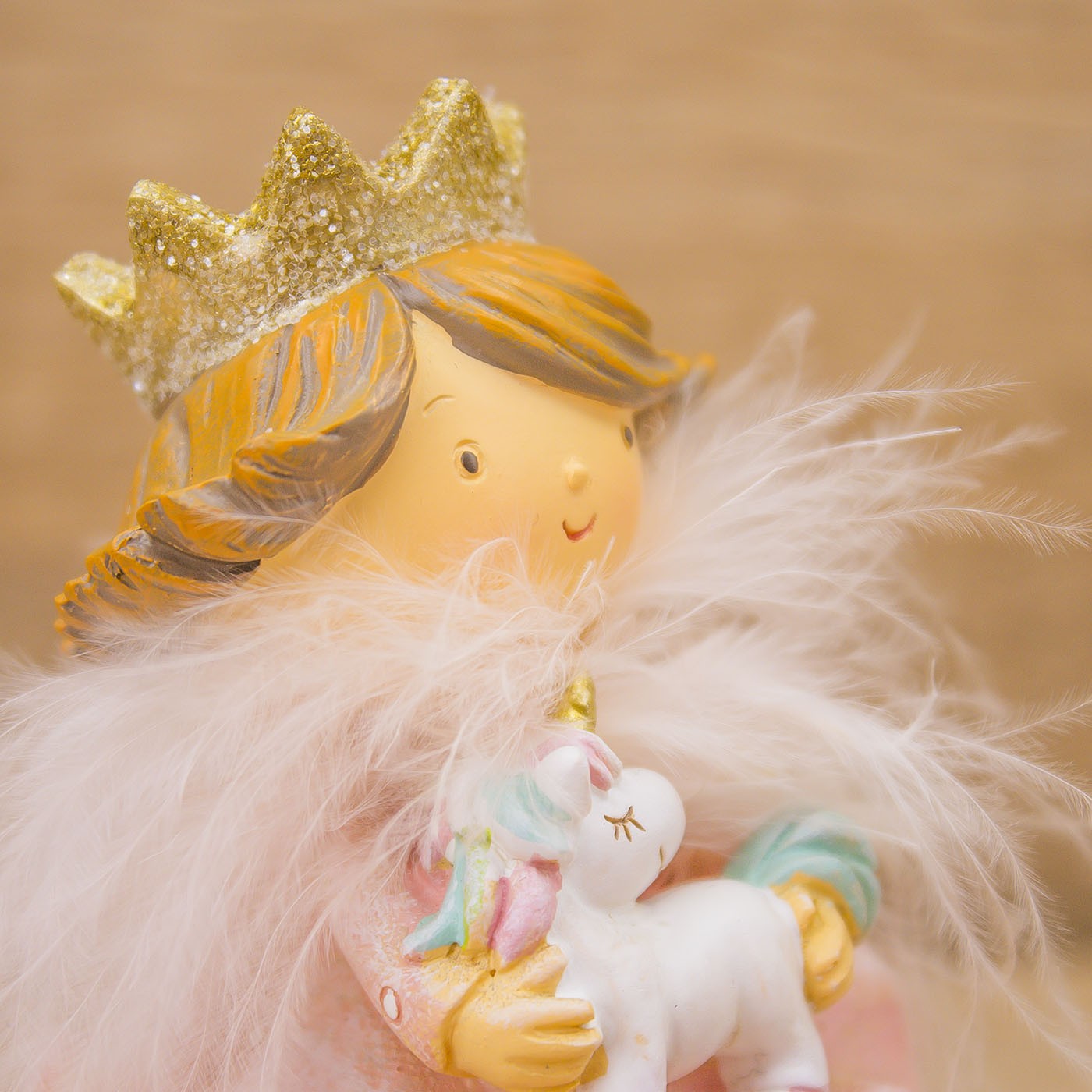 Bimba Principessa Piccola con Unicorno tra le Mani Mandorle by Paben