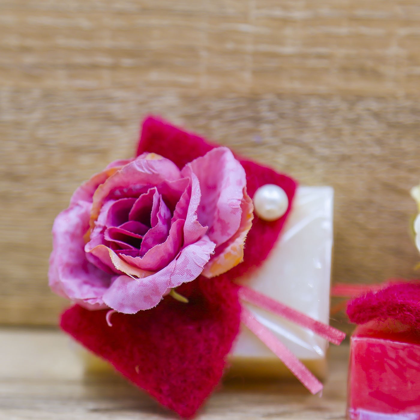 Sapone Vegetale Artigianale con Fiori e Sacchetto con Fiori Beccalli for Life