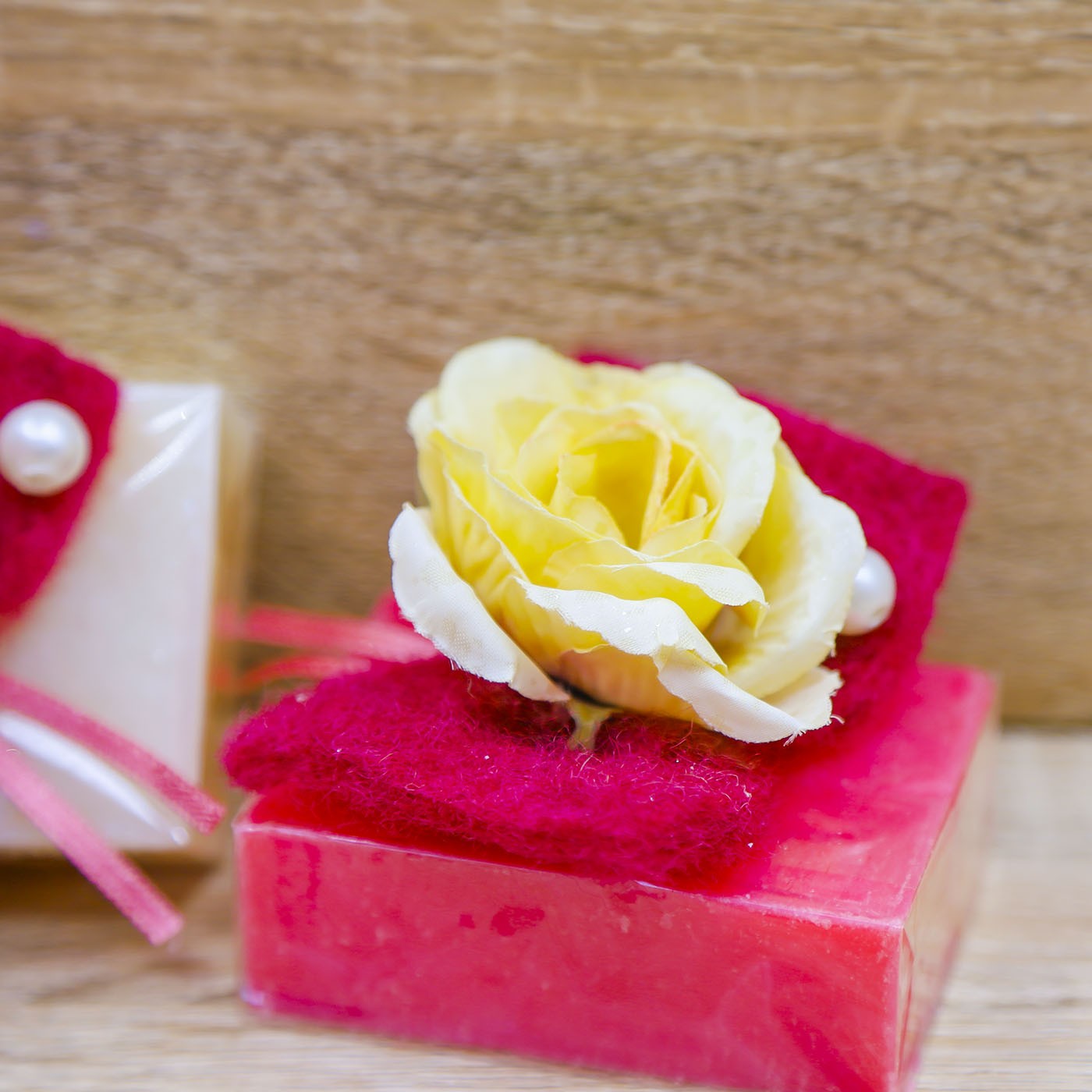 Sapone Vegetale Artigianale con Fiori e Sacchetto con Fiori Beccalli for Life