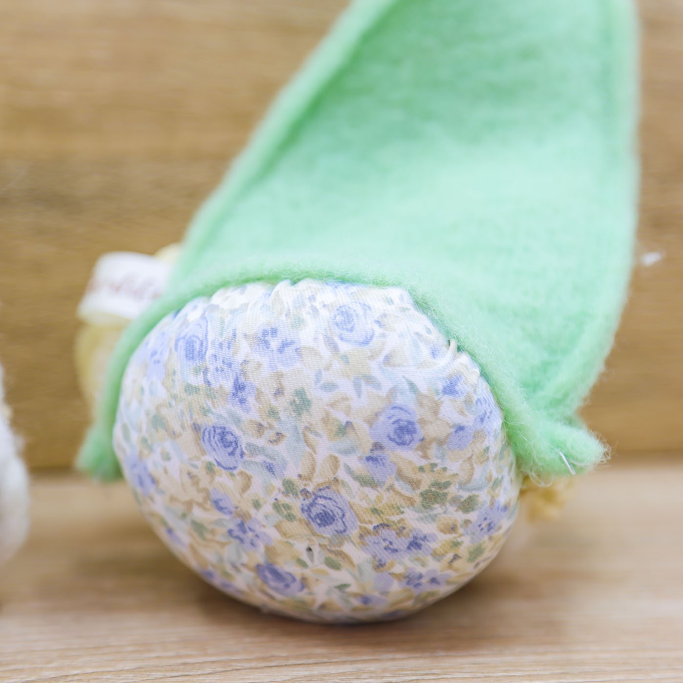 Folletto Verde con Fiorellini, Sali Profumati e Sacchetto con Rose Beccalli for Life