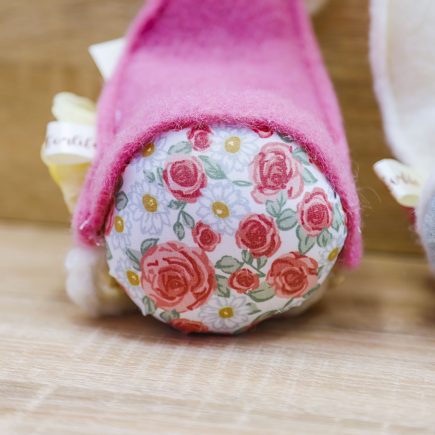 Folletto Fucsia con decori di Fiori, Sali Profumati e Sacchetto con Rose Beccalli for Life