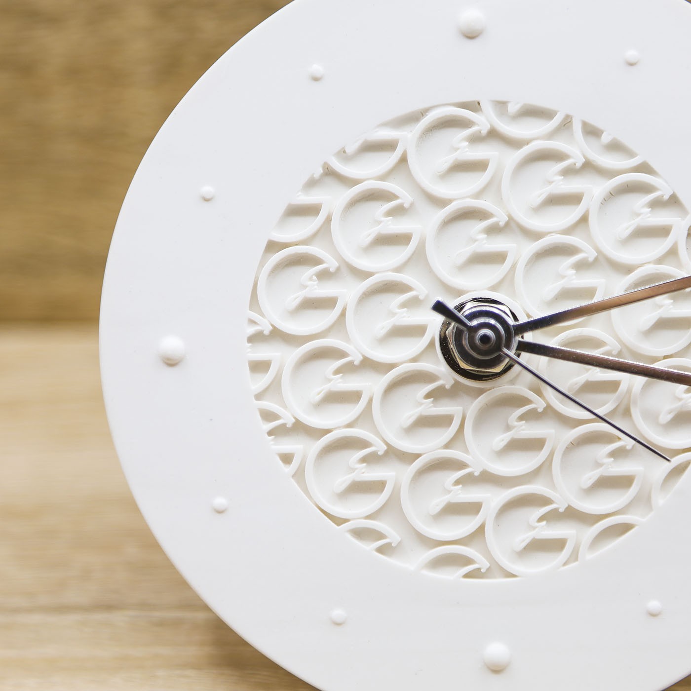 Orologio Avorio con G in Rilievo Gattinoni