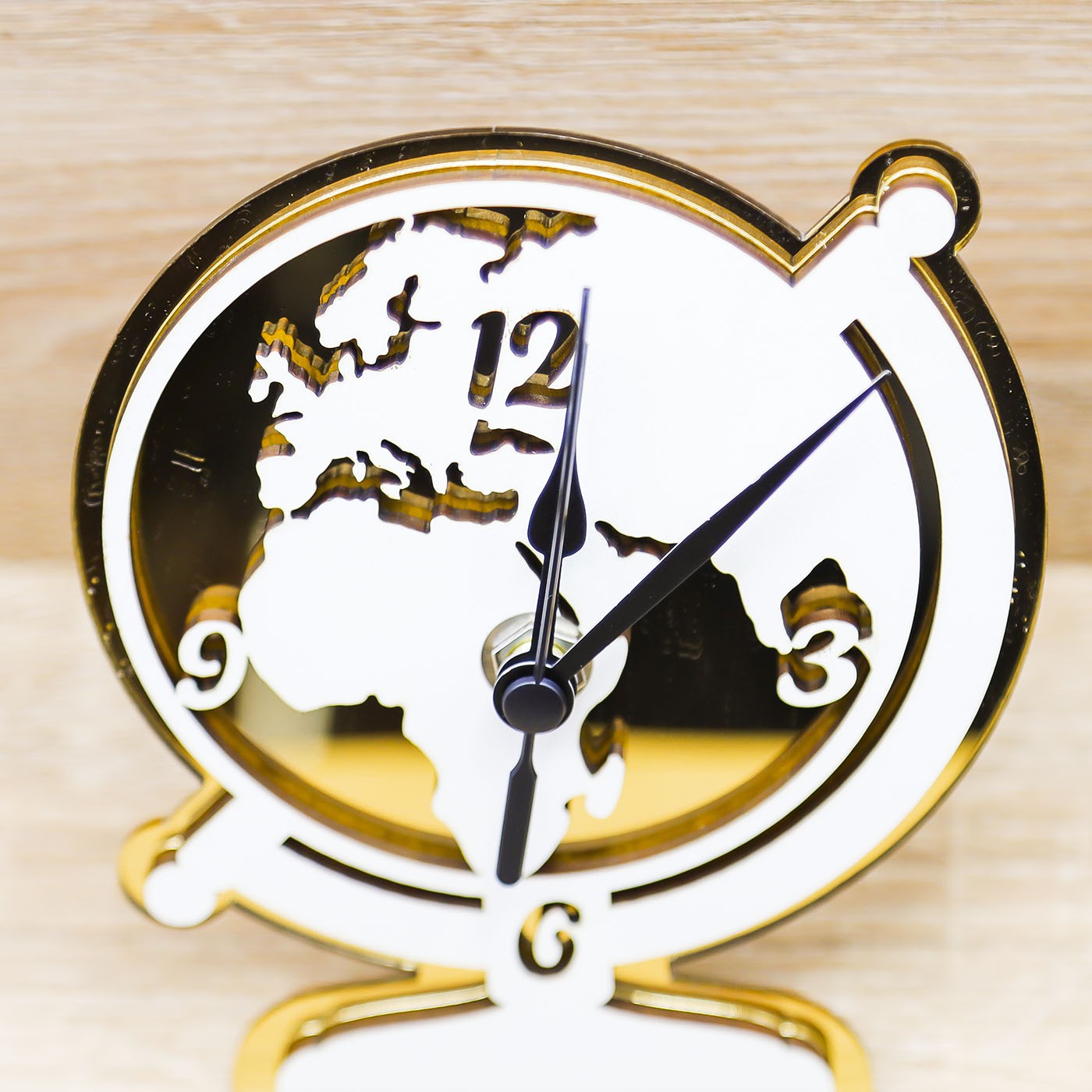 Orologio Mappamondo Oro Debora Carlucci