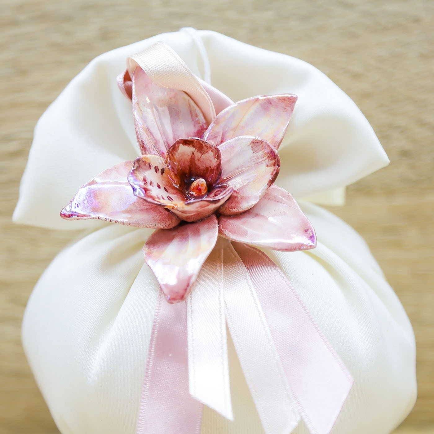 Sacchetto con Fiore Porcellana