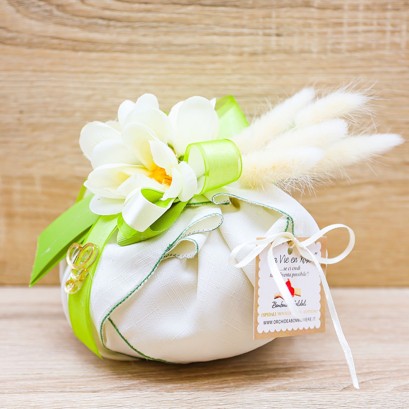 Sacchetto con Pampas, Fiori, Iniziali Personalizzate e Sali Profumati