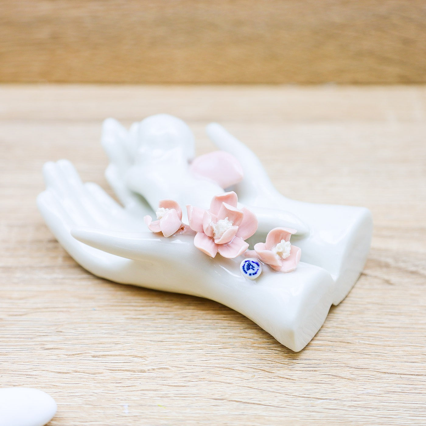 Mani con Angioletto Porcellana di Capodimonte