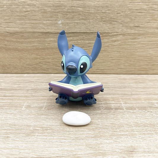 Stitch con Libro Disney Showcase