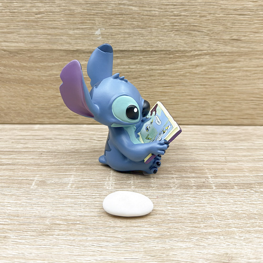 Stitch con Libro Disney Showcase