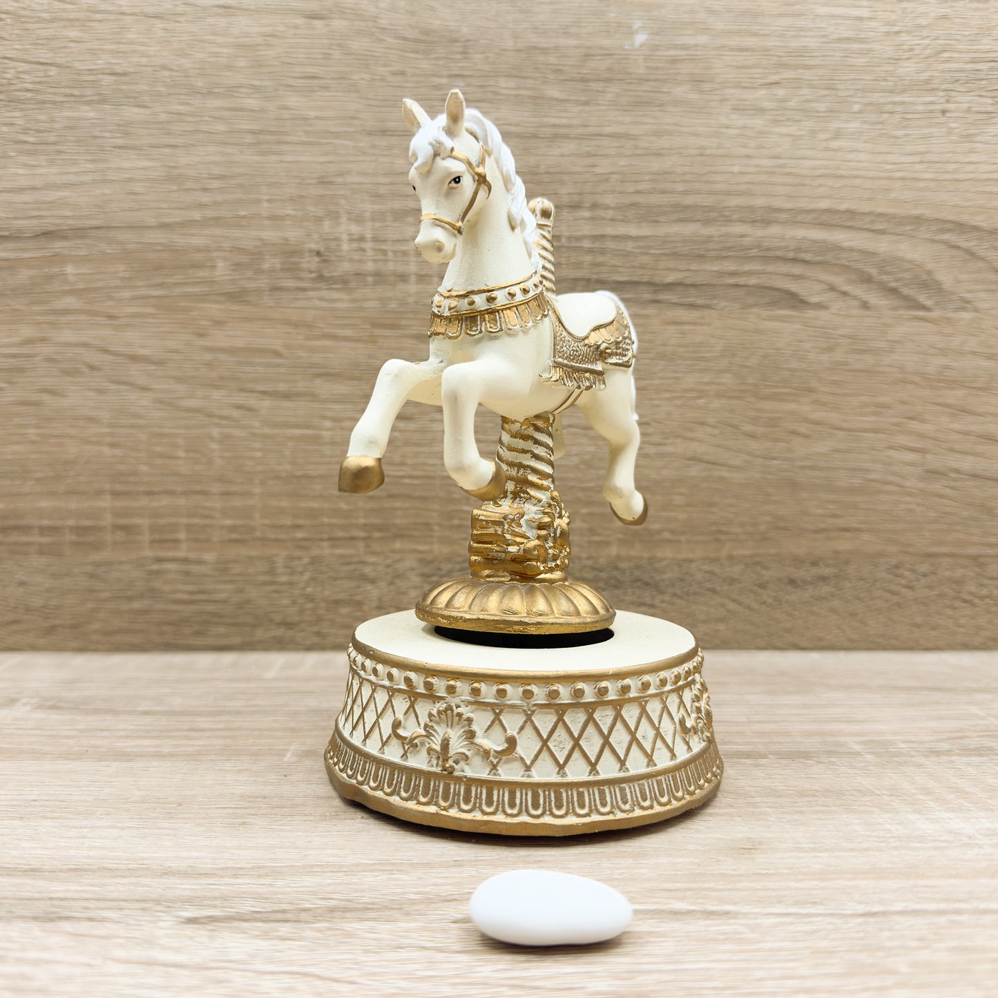 Carillon Cavallo Bianco Mandorle by Paben