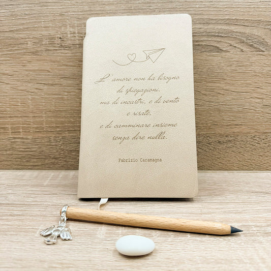 Blocco Note Ecrù e Matita con Ciondolo Angioletto Tabor