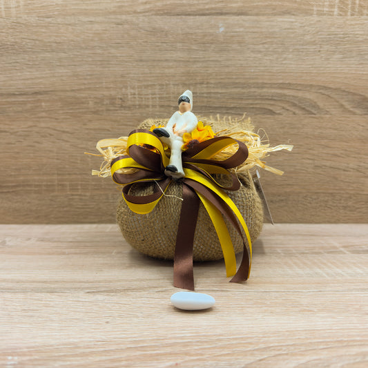 Sacchetto Con Statuina Pulcinella E Girasoli Orchidea Bomboniere