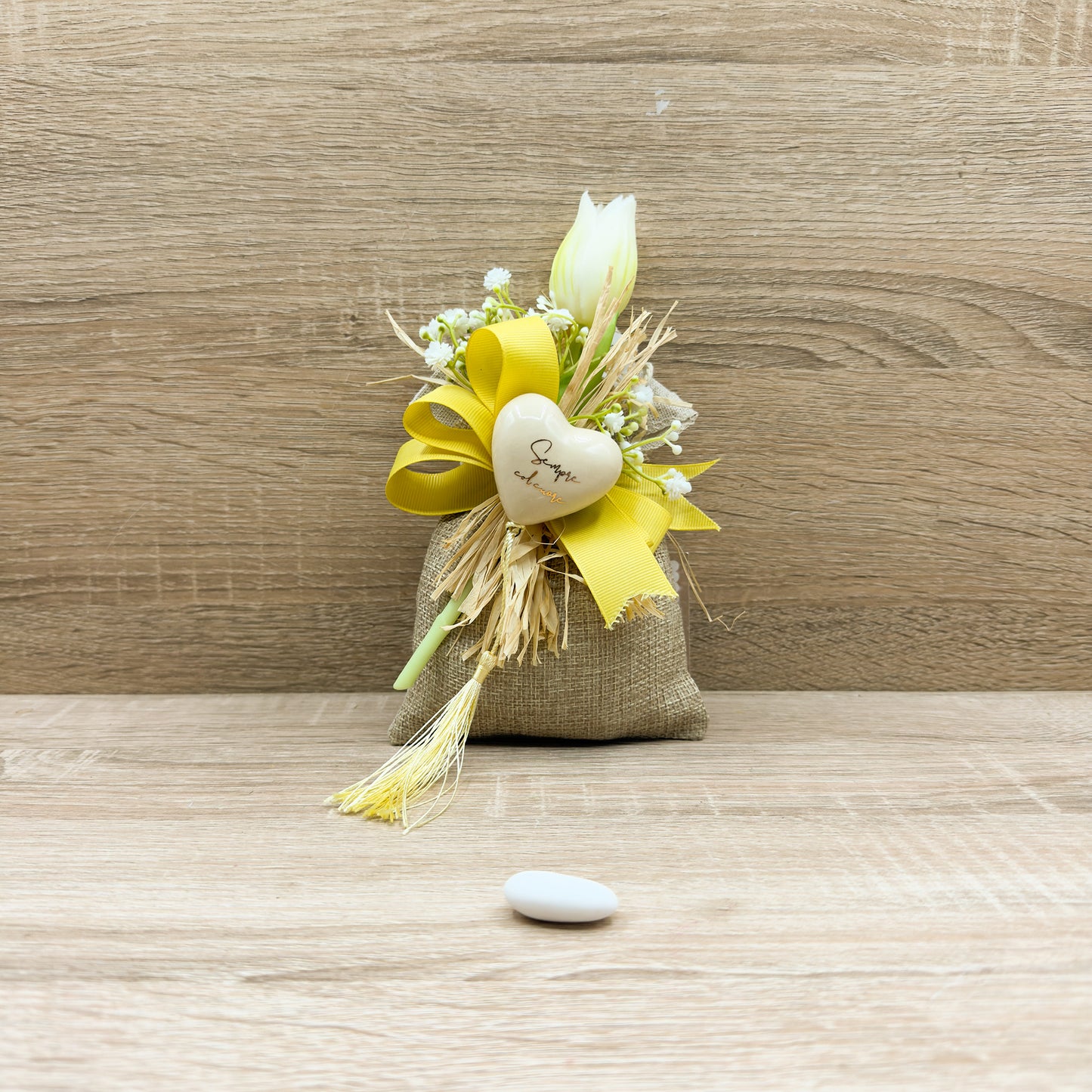 Sacchetto Con Cuore E Tulipano Bianco Orchidea Bomboniere