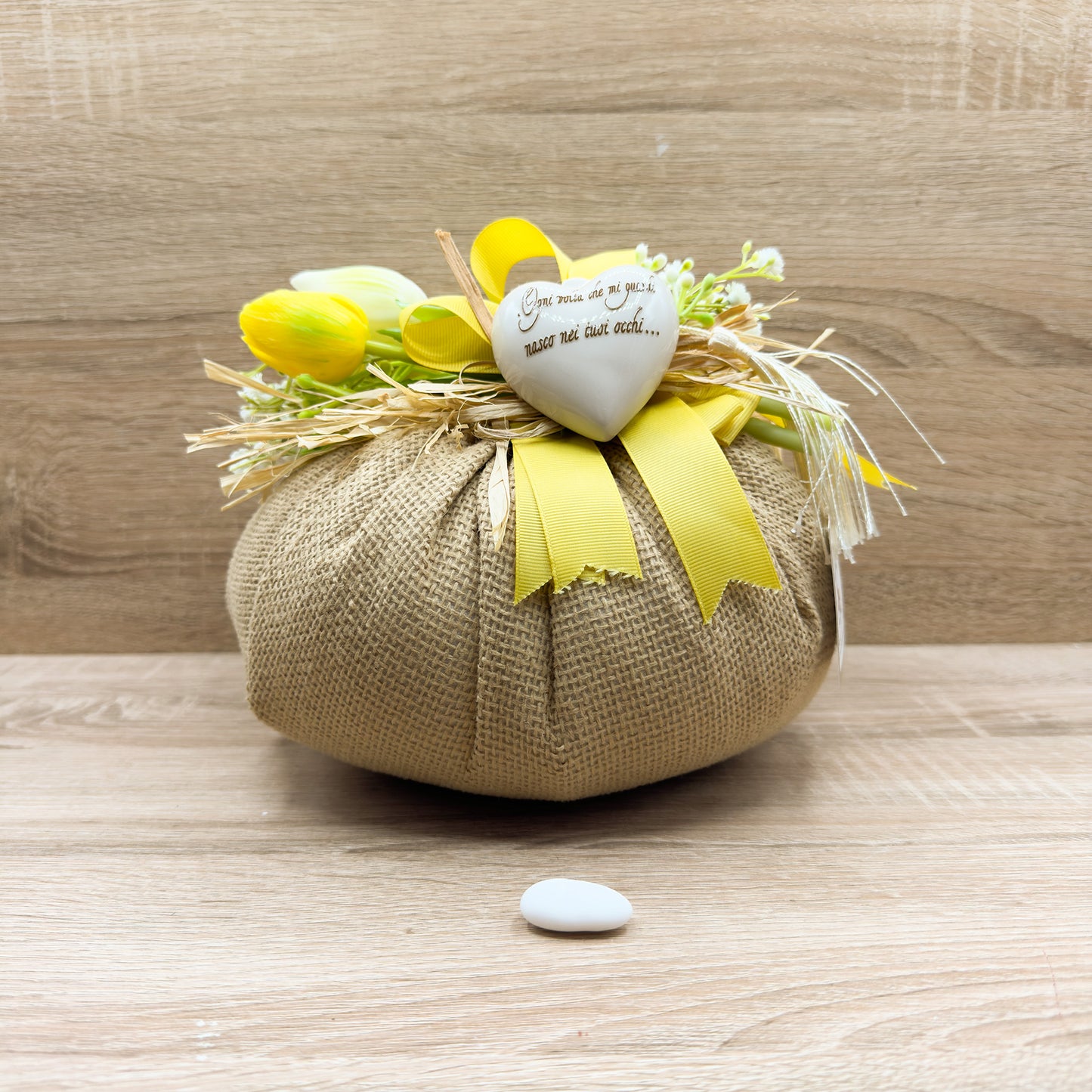 Sacchettone Con Tulipano Giallo E Cuore Bianco Orchidea Bomboniere