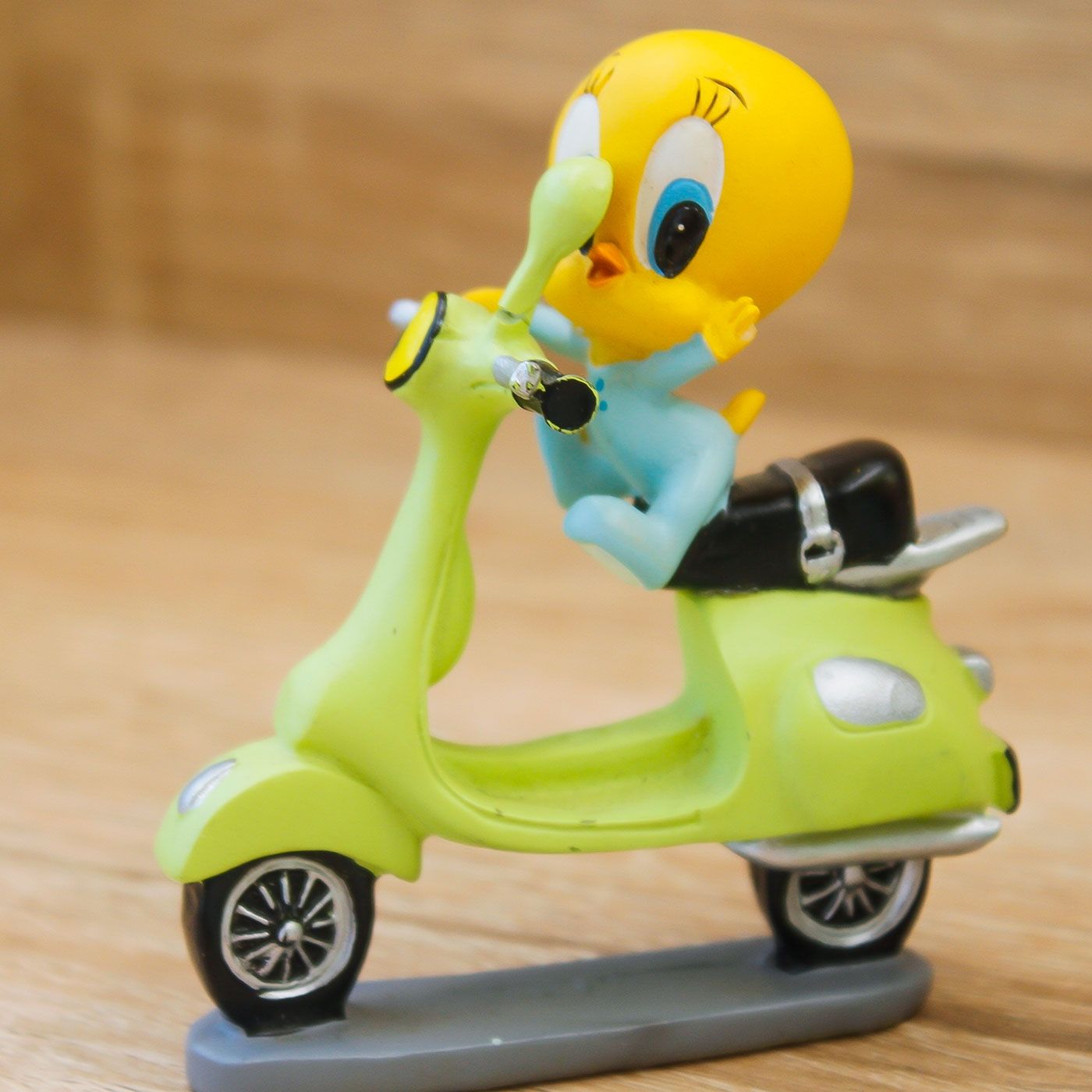 Titti su vespa Looney Tunes