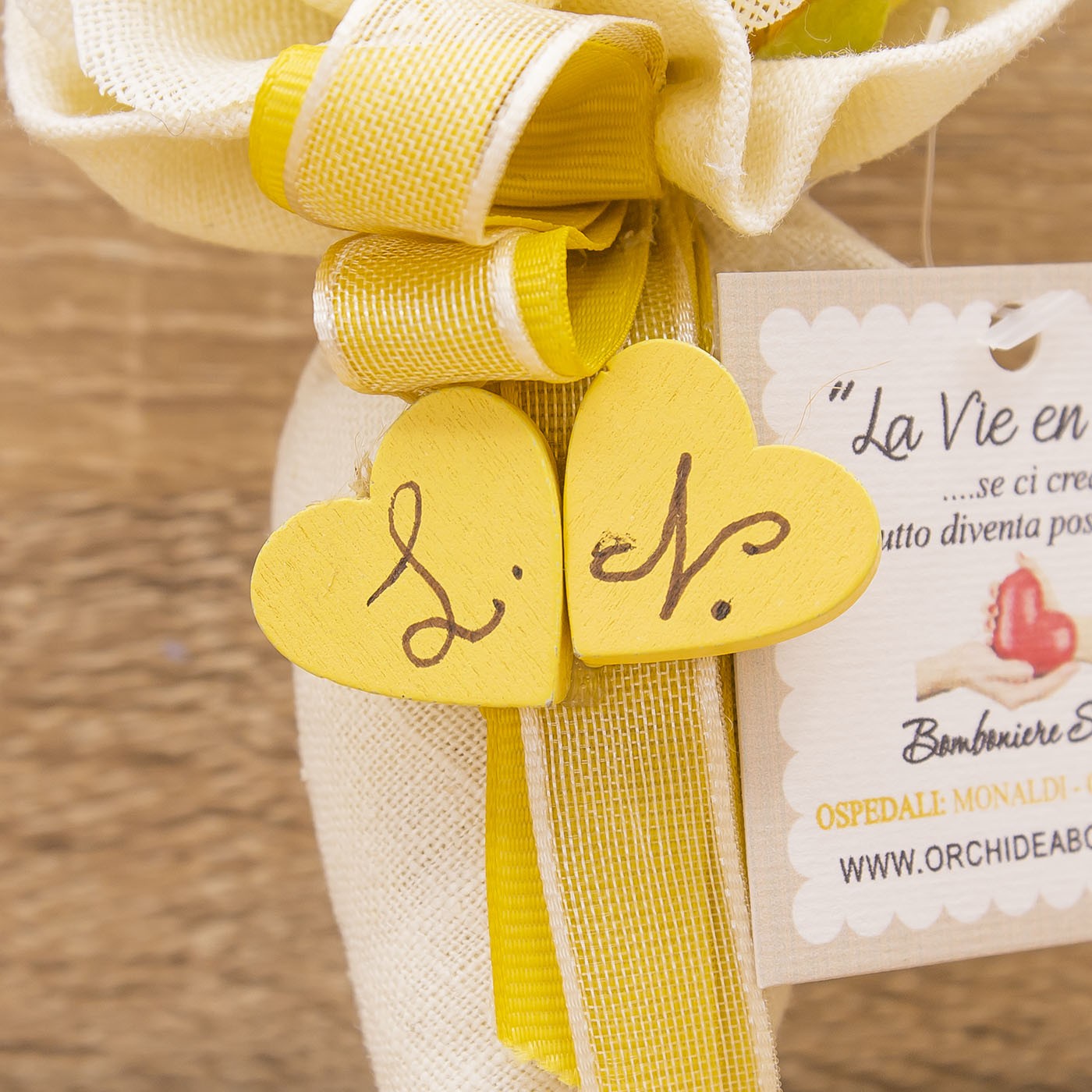 Sacchetto Cono con Fiori Oro Personalizzato e Sali Profumati Francesi La Vie en Rose