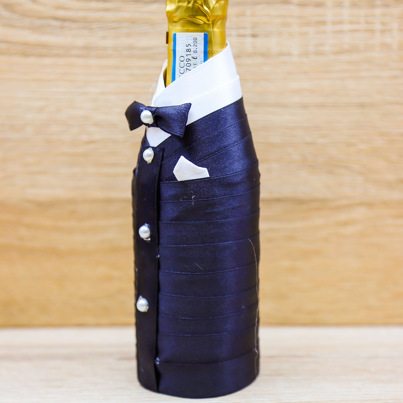 Prosecco con Abito Elegante Nero Averla